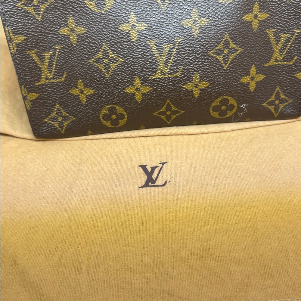 Sale ‼️‼️💯 Authentic LV Pochette Monogram - Picture 2 of 12